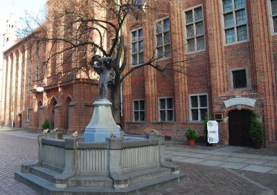 Monument föreställande en ”Flissak” – pråmdragare på Wisła.