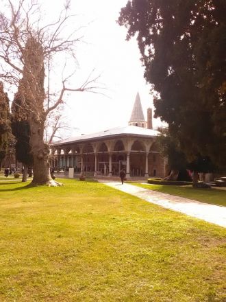 Andra gården med Divan (rådssalen).