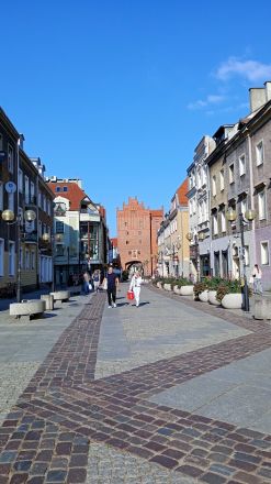 Wysoka Brama (Höga porten), sedd från Gamla stan.