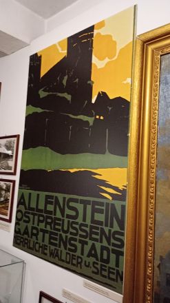 Affisch av E. Mendelssohn i museet där Gazeta Olsztyńska tidigare höll till.