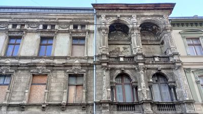 Förfallen klassicism.