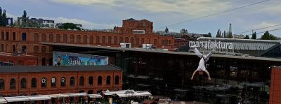 Manufaktura - från fabrik full av slit till lekplats med stort utbud av nöjen.