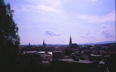 Cluj, gårdagens Kolozsvár, med sin ännu ”ungerska” silhuett. I mitten reser sig den gotiska Sankt Mikaelskatedralen med sitt hög
