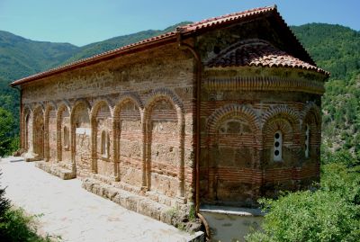 Ossuarium för munkarna i Batjkovo-klostret. Det utsattes för förstörelse av turkarna på 1400- och 1500-talen, dock ej ossuariet. Här förvarades de döda munkarnas ben.